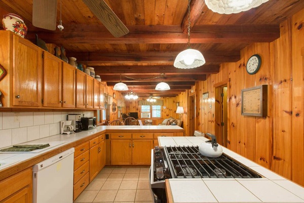 Frigorífic, microones, forn i placa de cuina