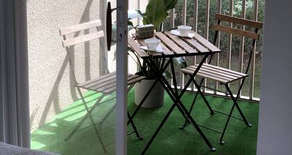 PGA / Mets Studio Moderni puhdas ja rentouttava Apt B