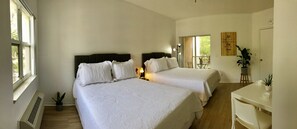 1 slaapkamer, een bureau, geluiddichte muren