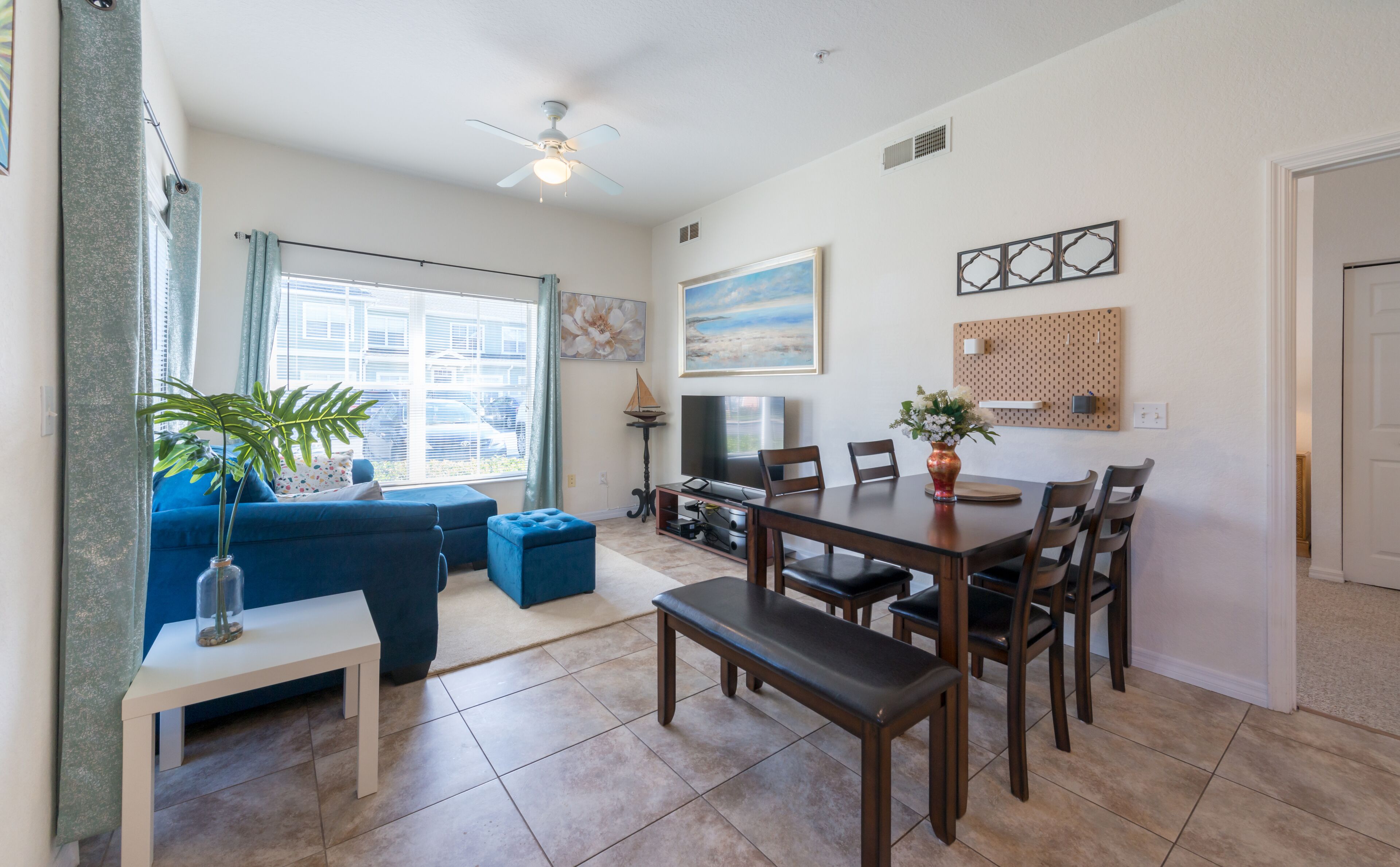 Beautiful 4BR Townhouse/Townhome close to Disney