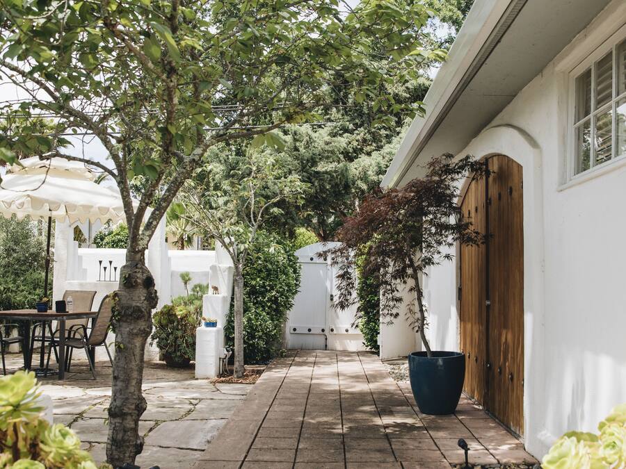 Traditional Room | Courtyard view