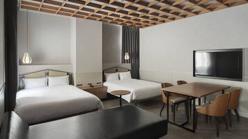 Condominium Flat | In-room safe, desk, blackout drapes, soundproofing