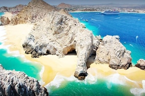 Ubicación cercana a la playa y toallas de playa