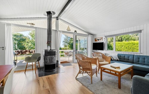 Cozy home in Nysted with house sea view