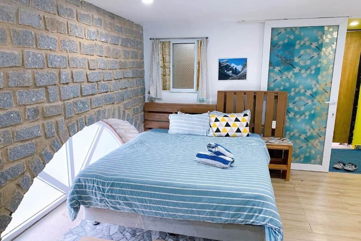 Standard Double Room | Iron/ironing board, free WiFi