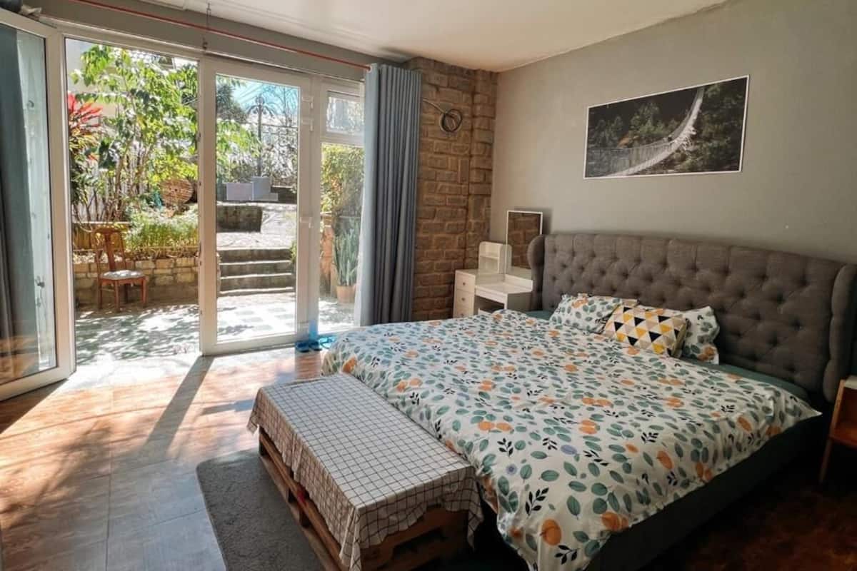 Deluxe Double Room | Iron/ironing board, free WiFi