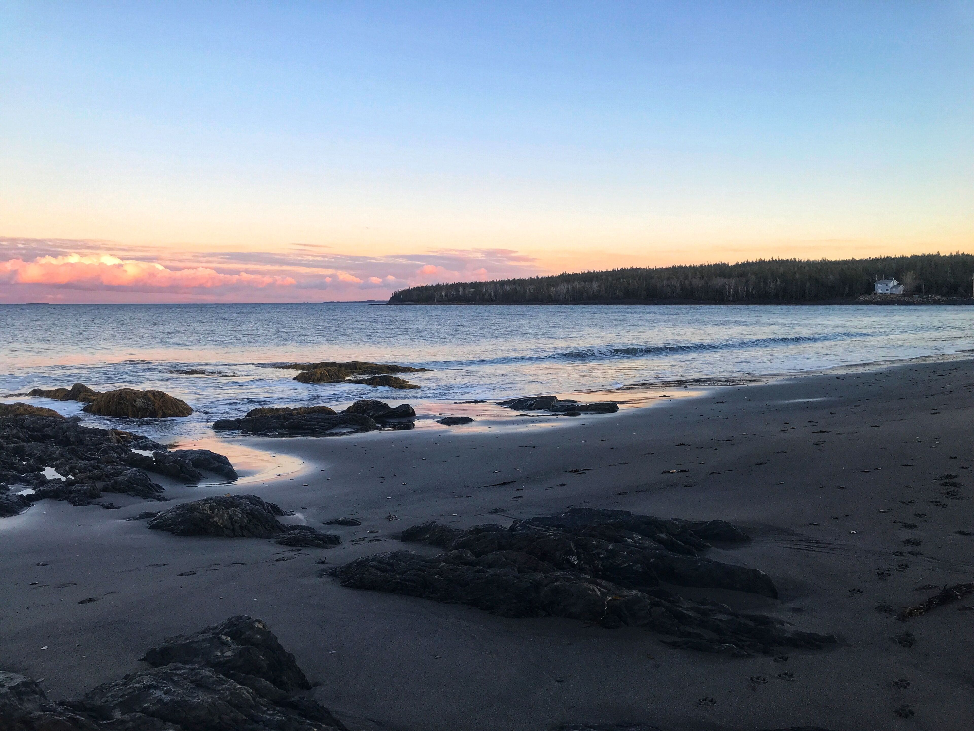 Plage, chaises longues, serviettes de plage