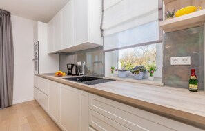 Kühlschrank, Herdplatte, Geschirrspüler