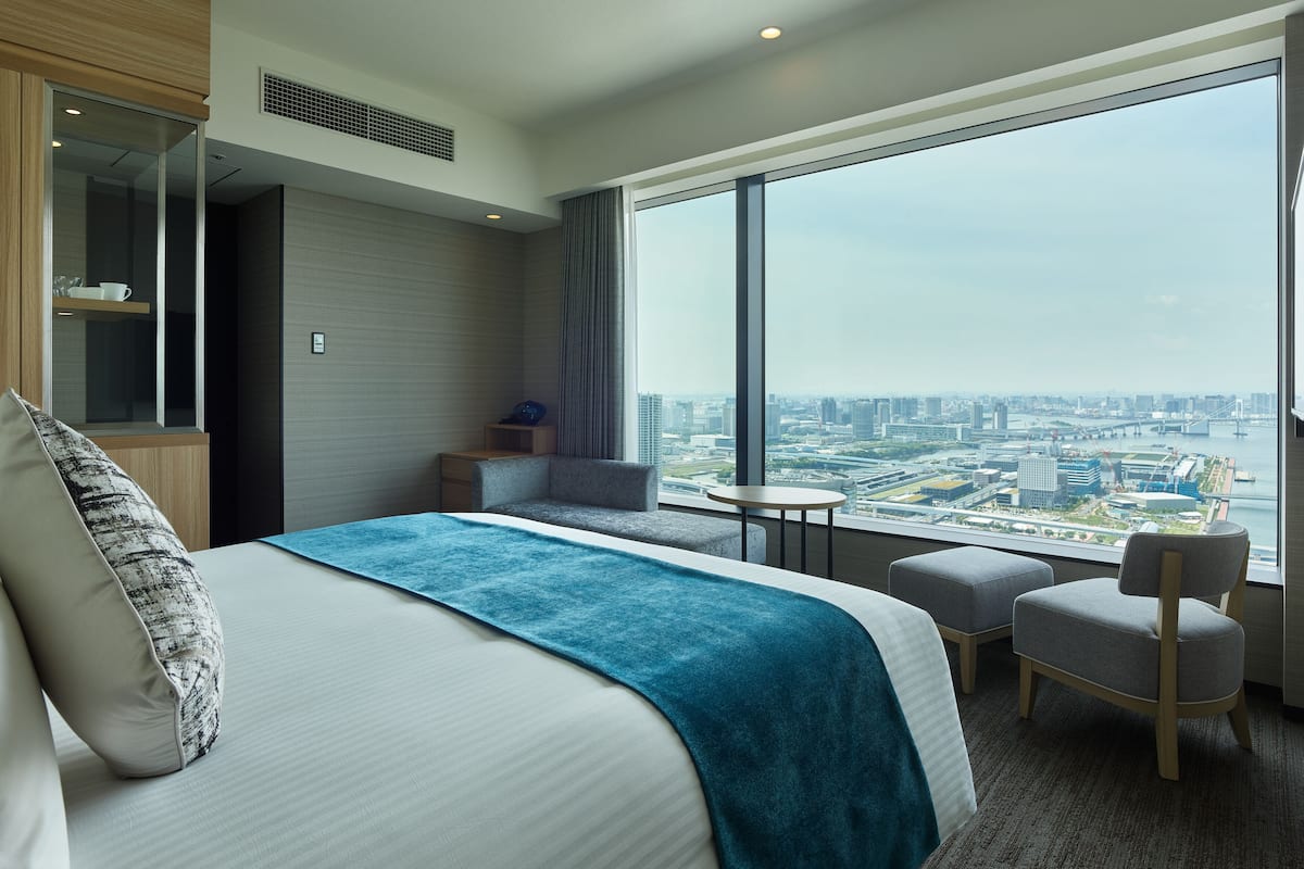 In-room safe, free WiFi, bed sheets