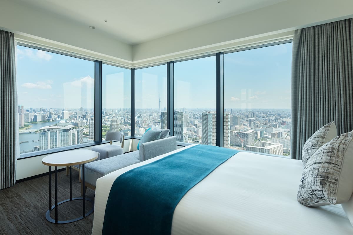 In-room safe, free WiFi, bed sheets