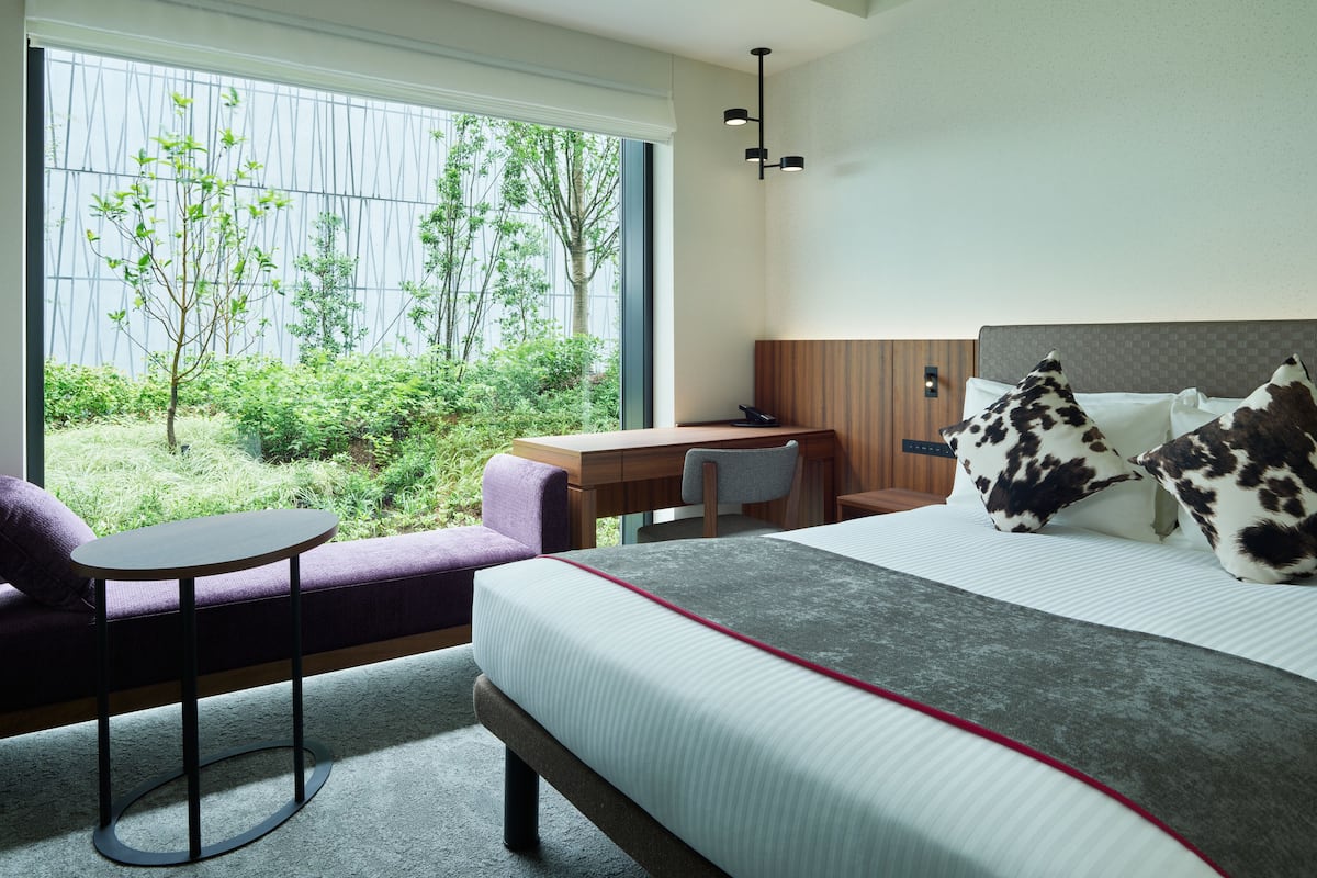 In-room safe, free WiFi, bed sheets