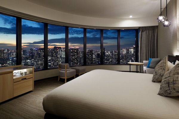 Exective , 1 bed King , View Bath , Corner room, Non Smoking | In-room safe, WiFi (free), bed sheets