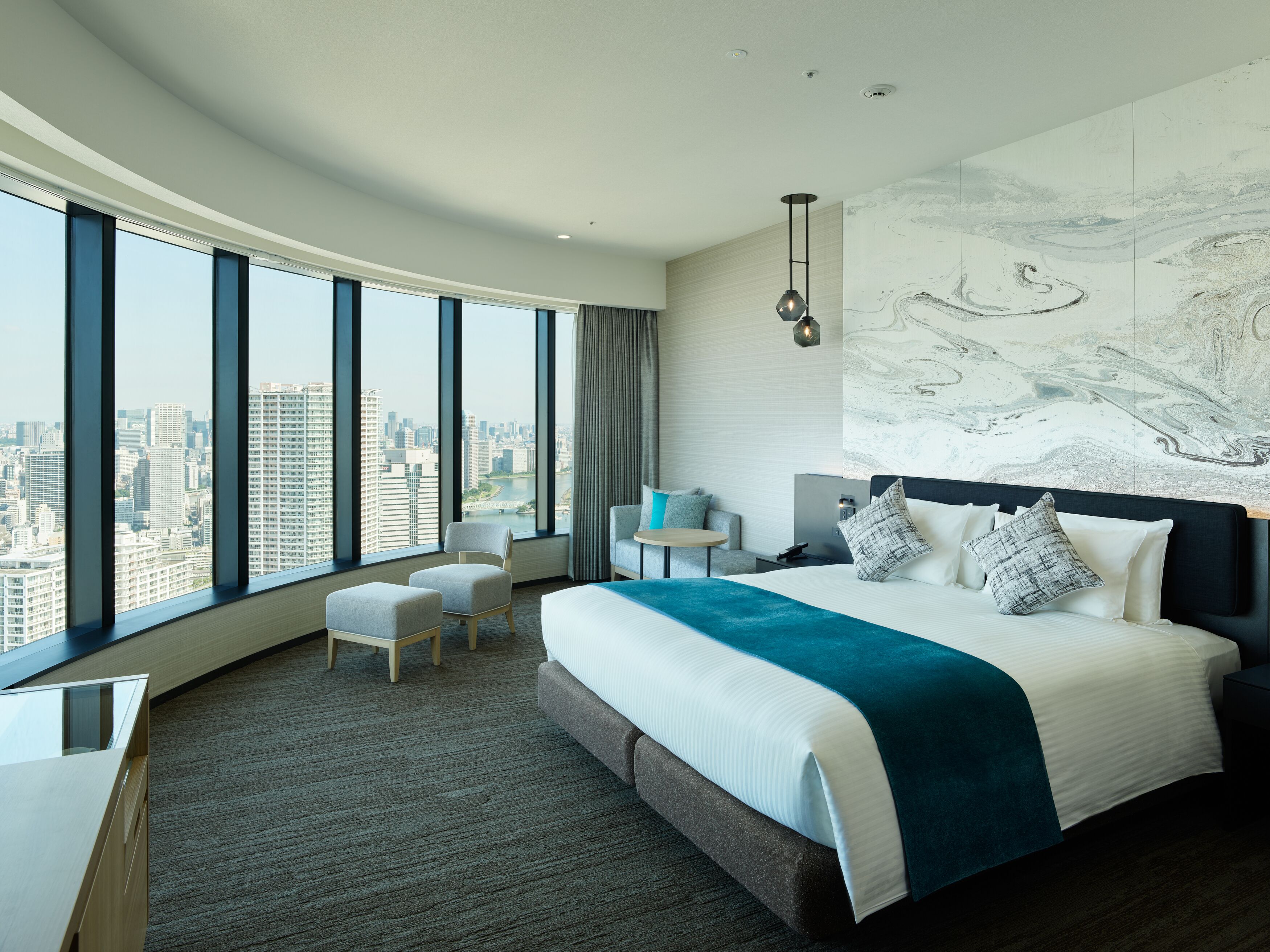 房內夾萬、免費 Wi-Fi、床單