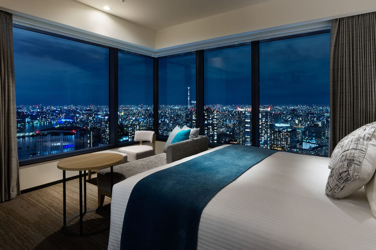 In-room safe, free WiFi, bed sheets