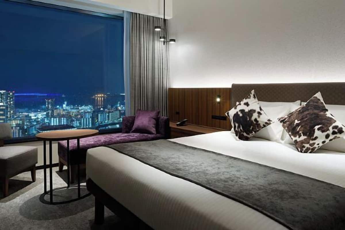 In-room safe, free WiFi, bed sheets
