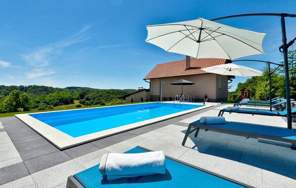pool - Gorgeous home in Novi Marof with sauna (Novi Marof)
