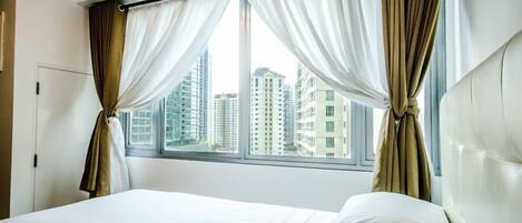 Iron/ironing board, free WiFi