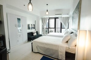 Iron/ironing board, free WiFi, bed sheets - KL Tower - PH Staycation (Makati)