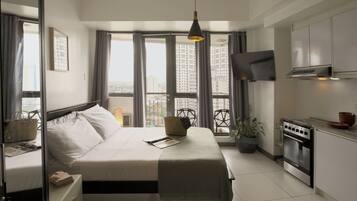 Iron/ironing board, free WiFi, bed sheets