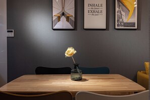 6 bedrooms, individually decorated, individually furnished - Waraku (Osaka)