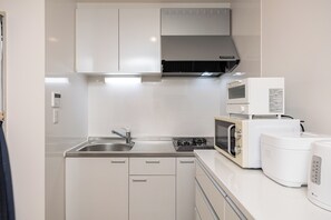 이그제큐티브 하우스 | 전용 주방 | 냉장고, 전자레인지, 쿡탑, 조리 도구/접시/주방 기구