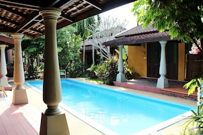 Executive Cabin | Courtyard view