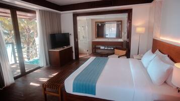 Sand Suite Room | In-room safe, desk, iron/ironing board, free WiFi