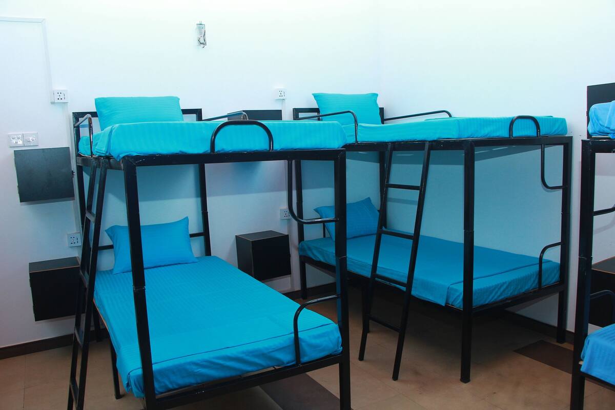 Shared Dormitory | In-room safe, soundproofing, iron/ironing board, WiFi (free)