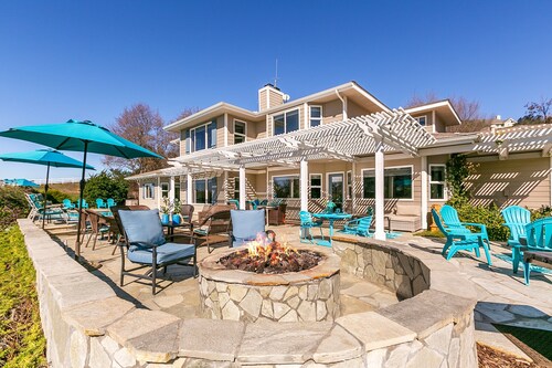 HEART OF TEMECULA WINE COUNTRY WITH VINEYARD VIEWS