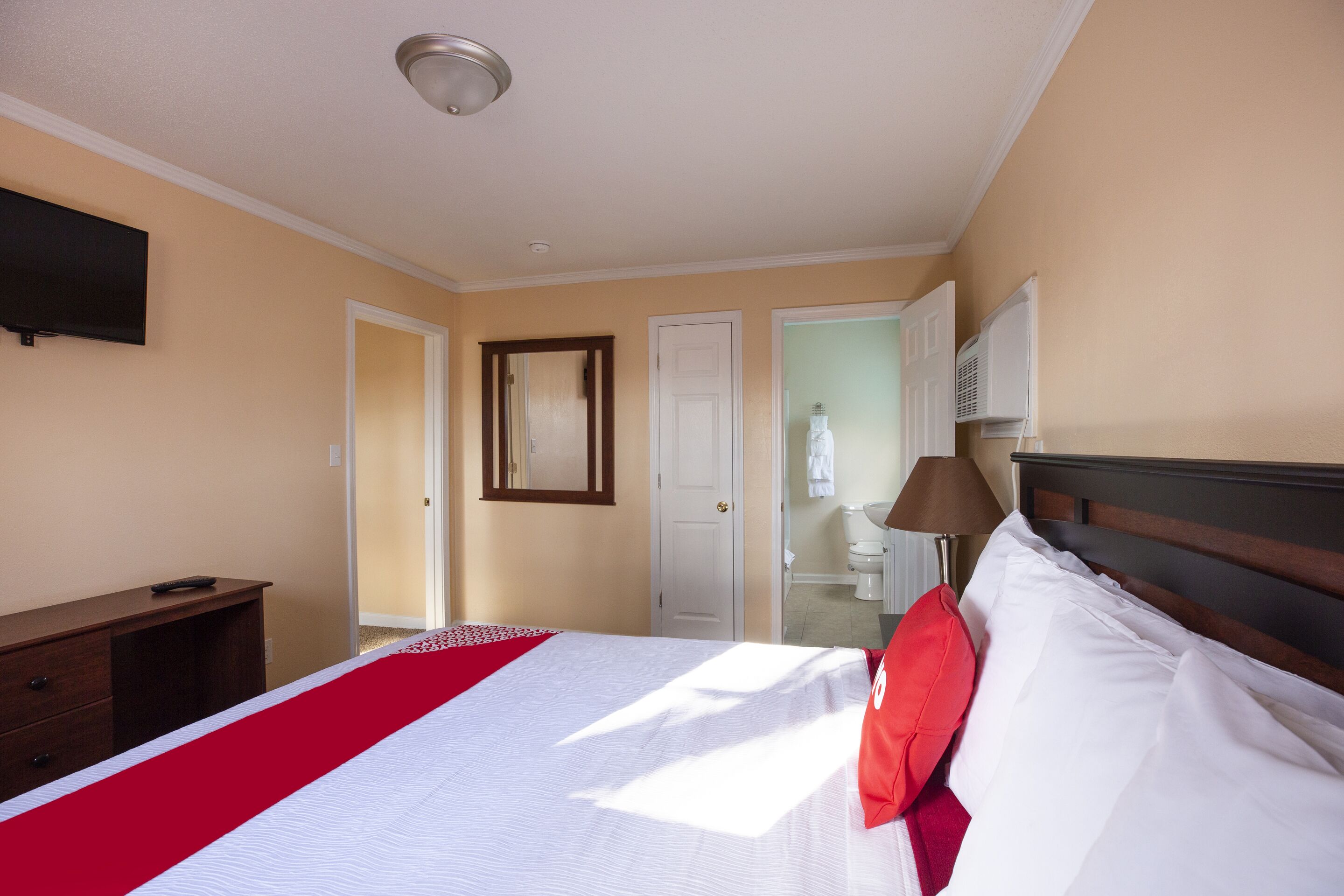 Habitación, 1 cama de matrimonio grande con sofá cama | Sábanas de algodón egipcio, ropa de cama de alta calidad, escritorio