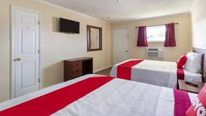 Room - OYO Hotel Cave City KY (Cave City)