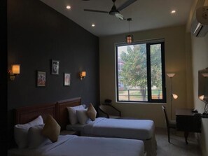 Két bảo mật tại phòng, bàn, bàn ủi/dụng cụ ủi quần áo