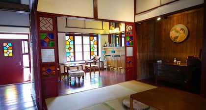 A Touch of Zen ─ A Restored Japanese Colonial Era Guest House