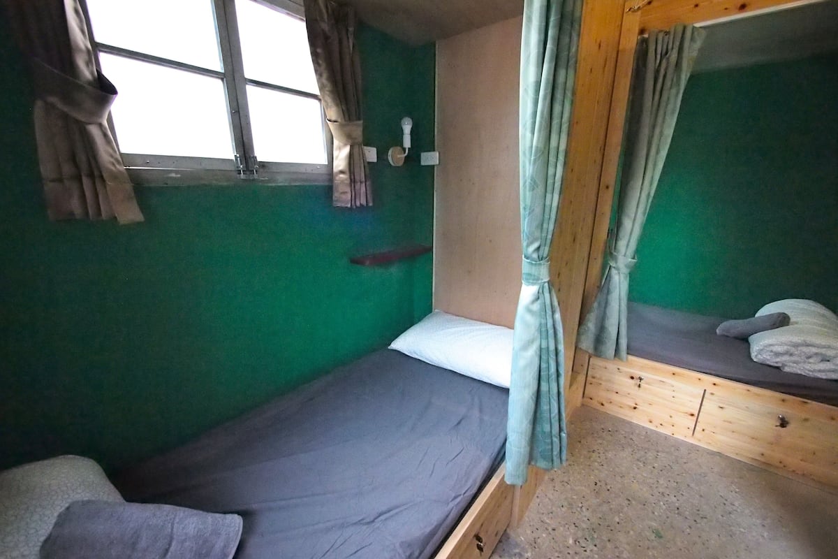 Individually decorated, blackout drapes, free WiFi, bed sheets