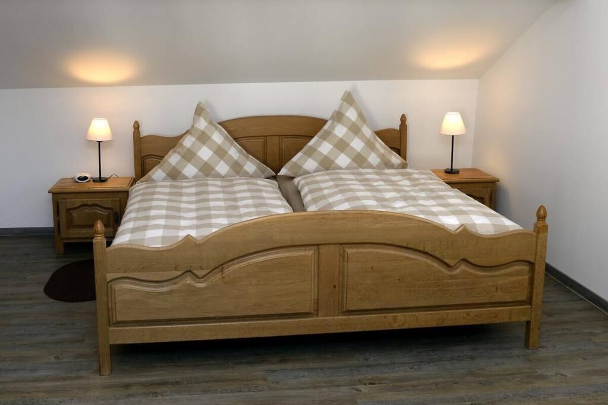 Desk, WiFi (free), bed sheets