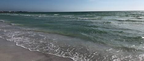 Liegestühle, Strandtücher