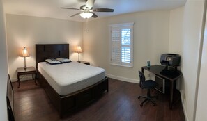 3 dormitorios, tabla de planchar con plancha, wifi y ropa de cama