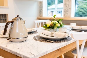 In-room dining - GuestVilla HakoneYumoto RiverSide (Hakone)