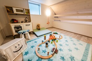 Children’s play area – indoor - GuestVilla HakoneYumoto RiverSide (Hakone)