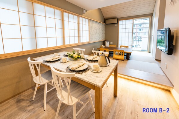 2 Bedrooms Townhouse B-2 | In-room dining