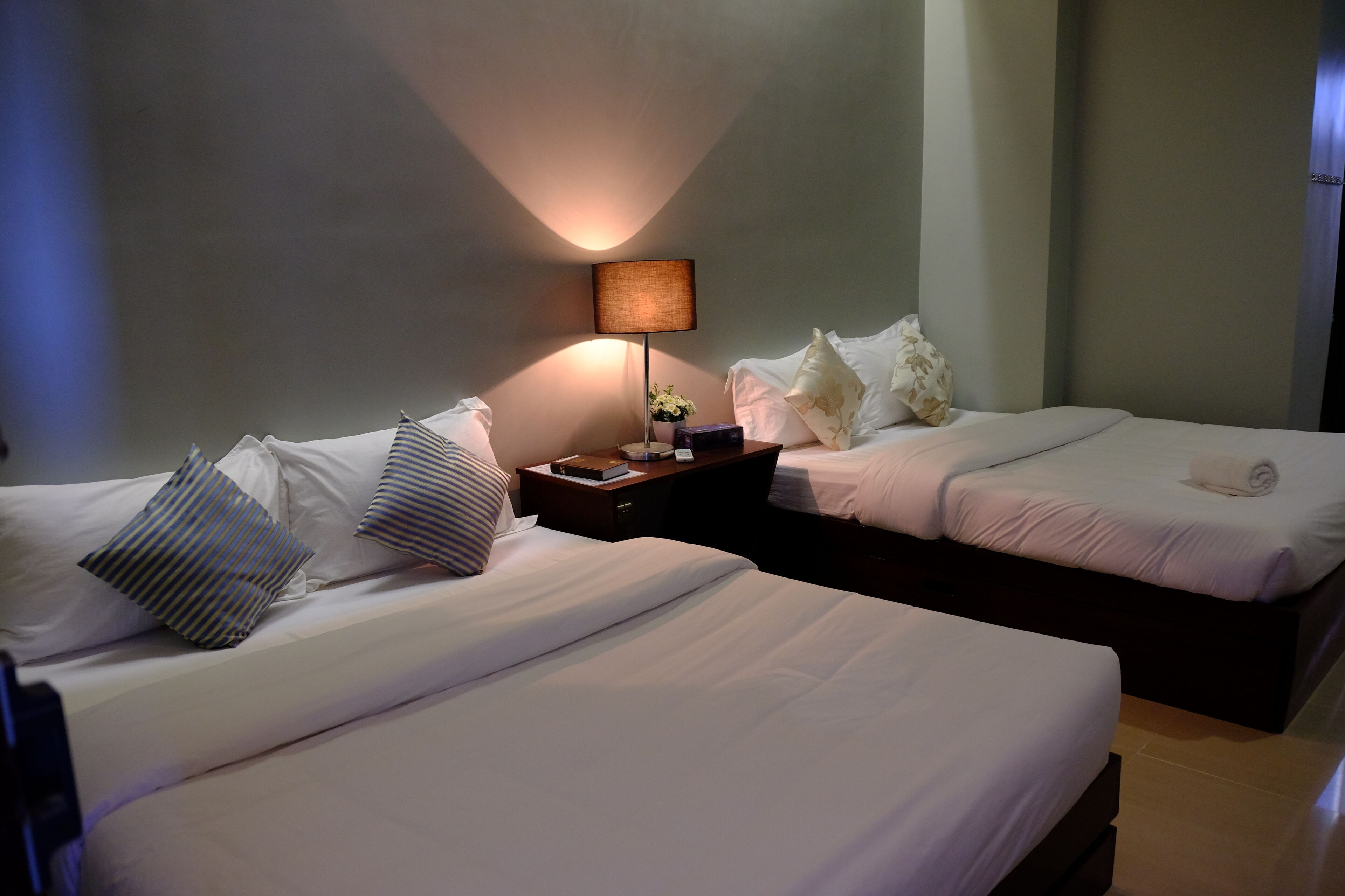 Soundproofing, free WiFi, bed sheets