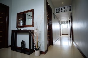 Hallway - Pacific Waves Inn Annex (Baler)