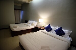 Soundproofing, free WiFi, bed sheets - Pacific Waves Inn Annex (Baler)