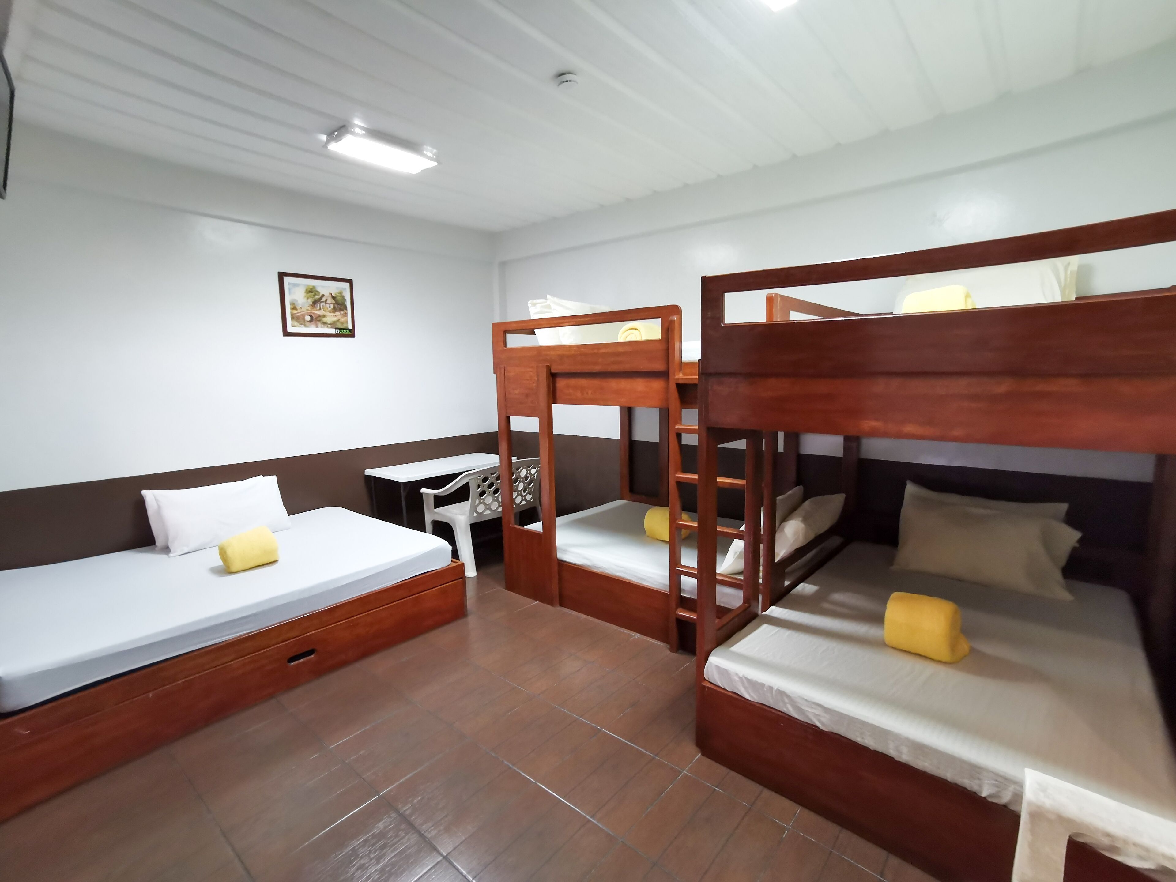 Soundproofing, free WiFi, bed sheets