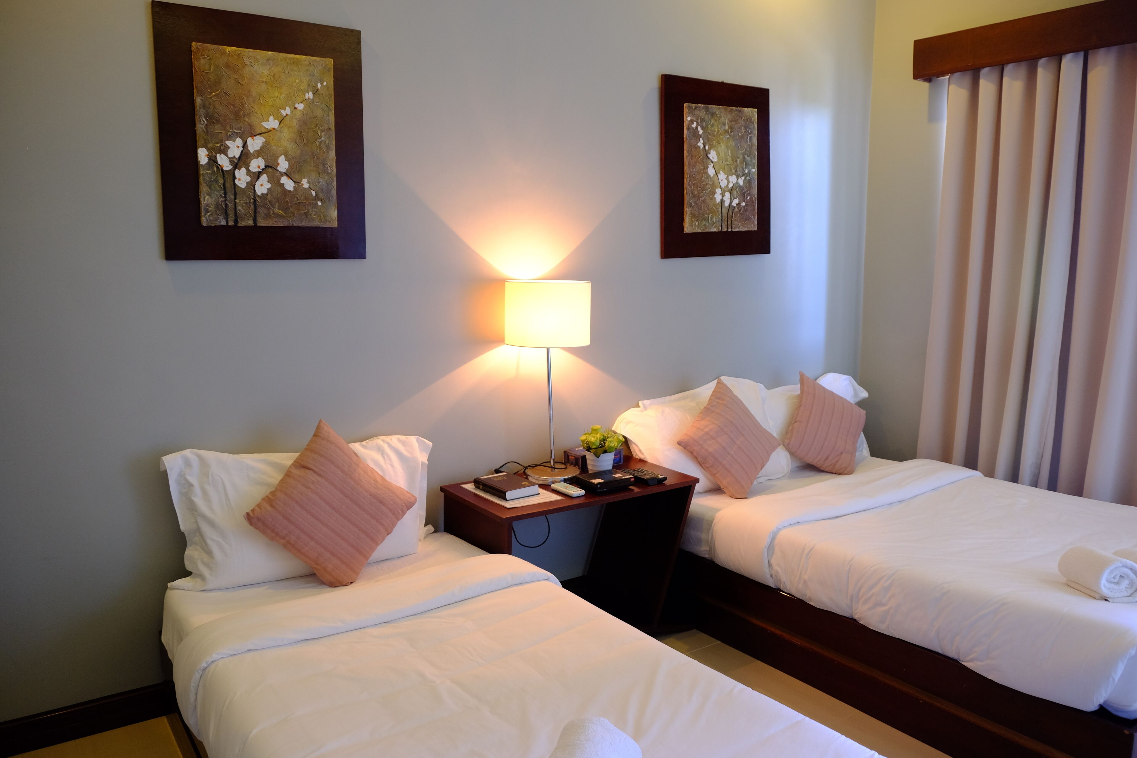 Habitación triple Deluxe (Pacific View) | Insonorización, wifi gratis y ropa de cama 