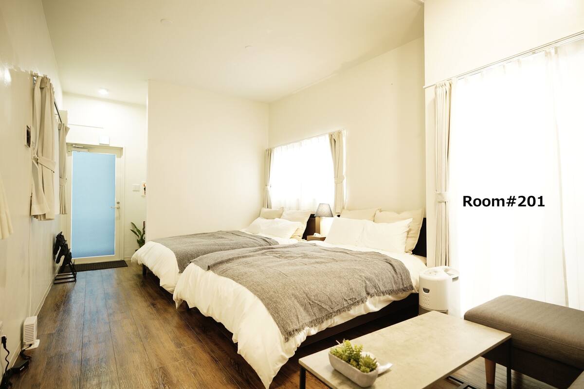 Apartment (101&201) | Iron/ironing board, free WiFi