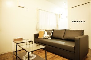 Apartment (101&201) | Living room | Flat-screen TV