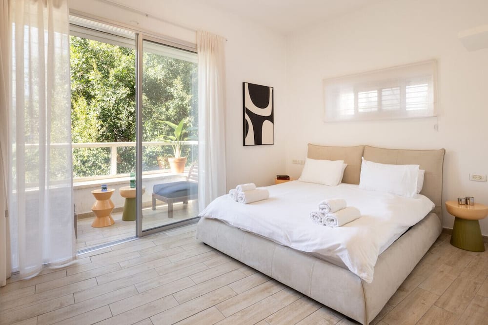 Heart of TLV-Modern wBalcony- 3BD & 3BR