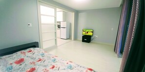 Apartamento | 2 dormitorios, decoración individual, cortinas opacas
