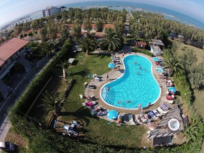 Sæsonbestemt udendørs pool